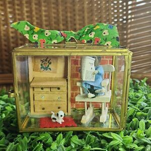 Vintage Little Mouse & Pet Diorama Norleans